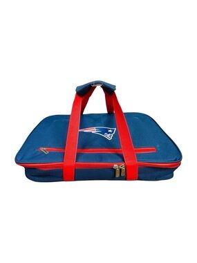 NFL New England Patriots 9” x 13” Glass Casserole Dish with Insulated Holder